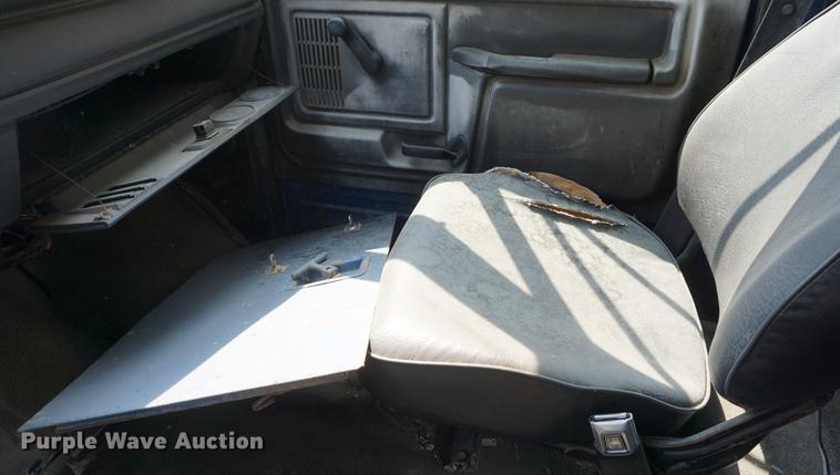 image for item DB8307 1991 Ford F700 sewer rodder truck