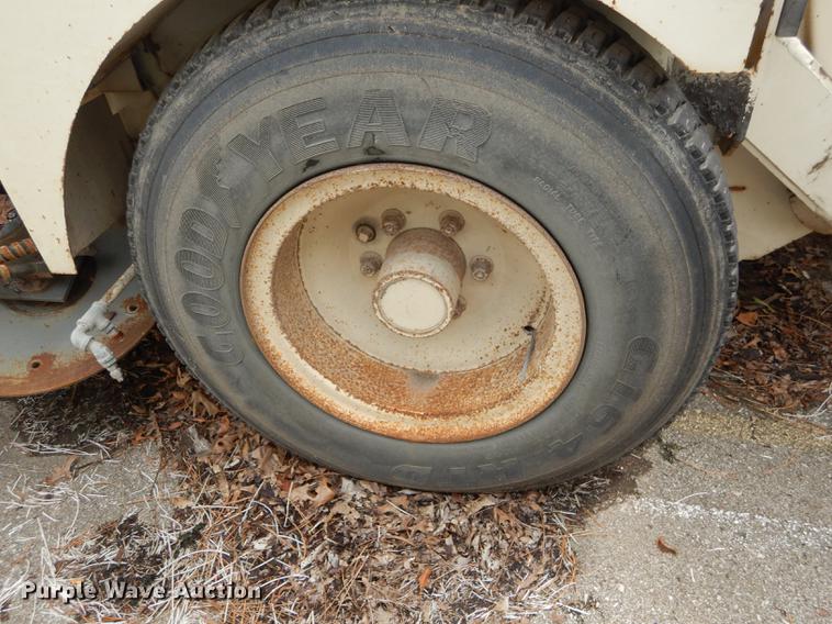 image for item DB8313 1990 Elgin Pelican P series street sweeper