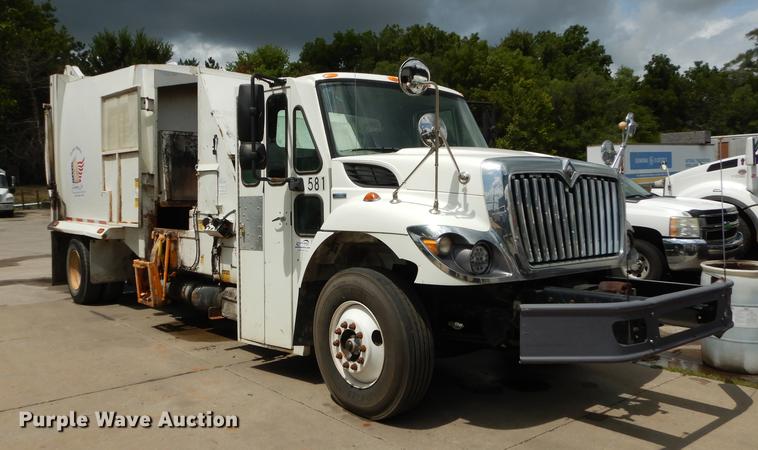 image for item DB8315 2009 International 7400 refuse truck