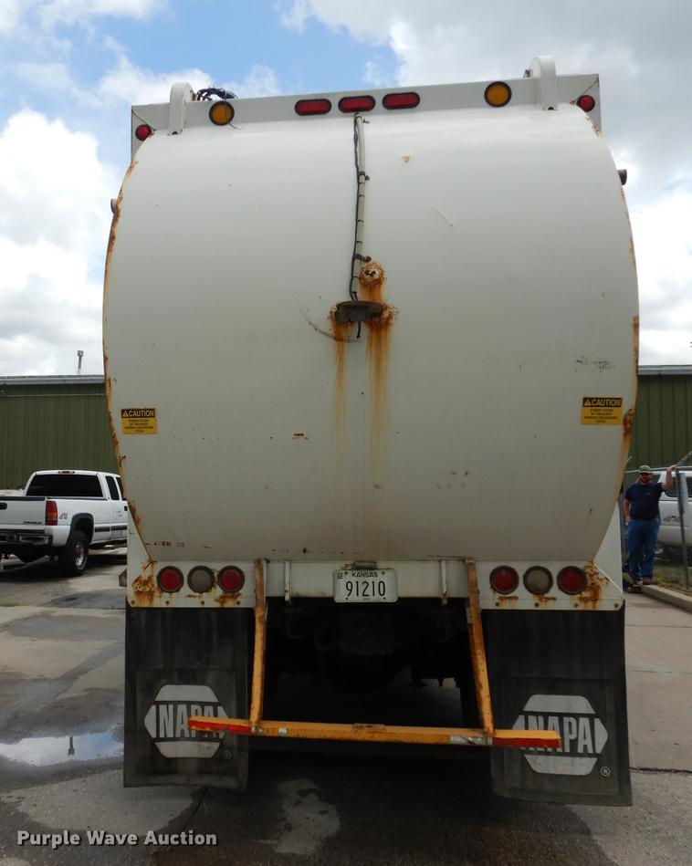 image for item DB8315 2009 International 7400 refuse truck