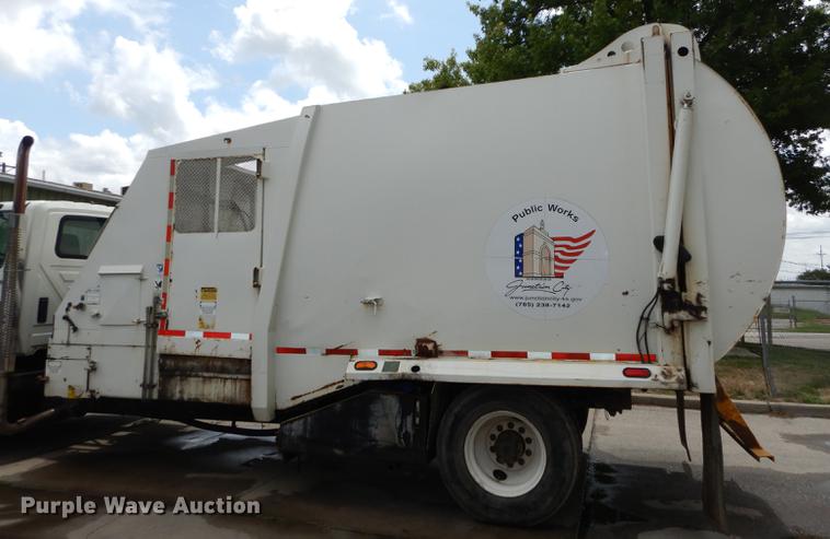image for item DB8315 2009 International 7400 refuse truck