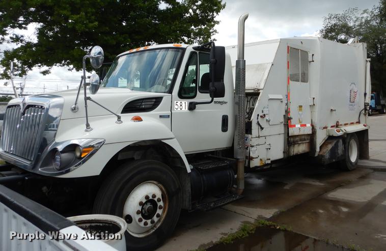 image for item DB8315 2009 International 7400 refuse truck