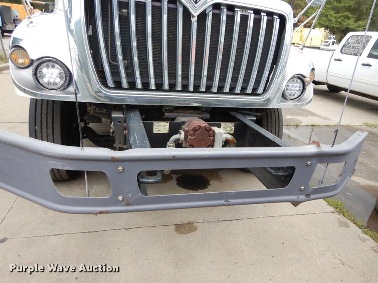 image for item DB8315 2009 International 7400 refuse truck