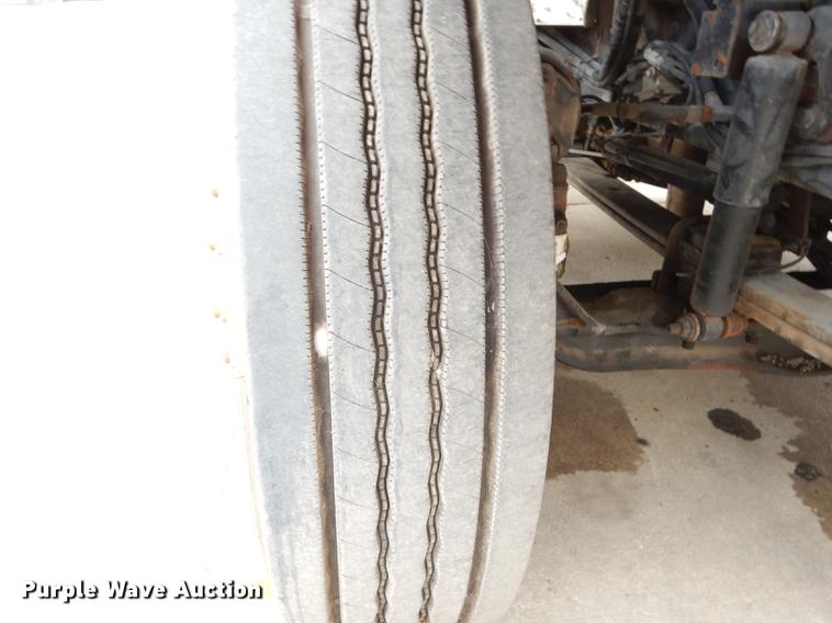 image for item DB8315 2009 International 7400 refuse truck