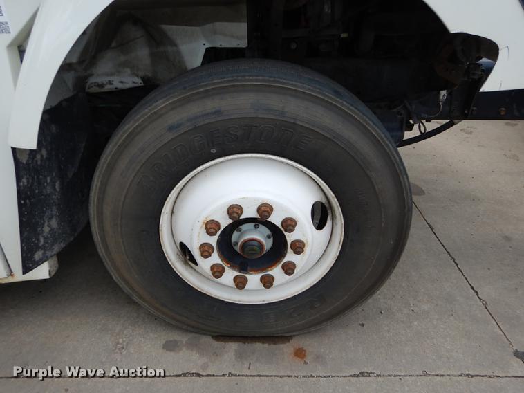 image for item DB8315 2009 International 7400 refuse truck