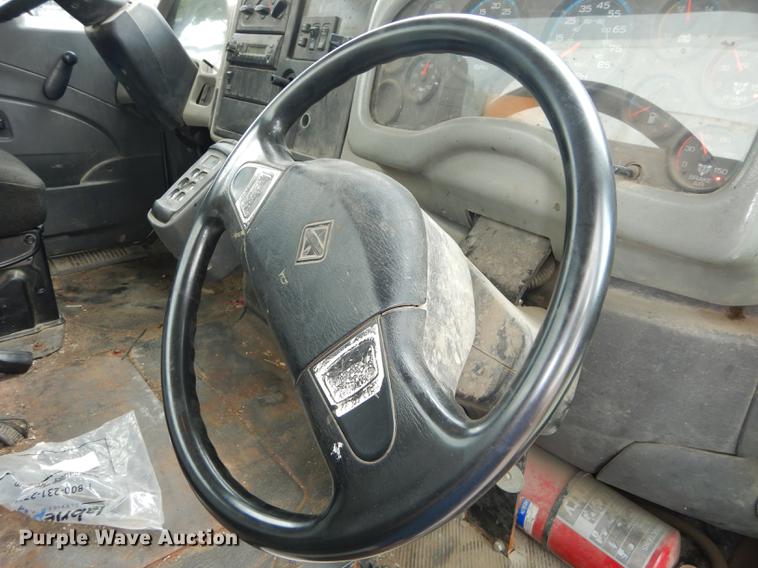 image for item DB8315 2009 International 7400 refuse truck