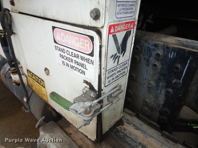 image for item DB8315 2009 International 7400 refuse truck