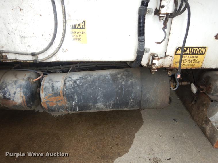 image for item DB8315 2009 International 7400 refuse truck