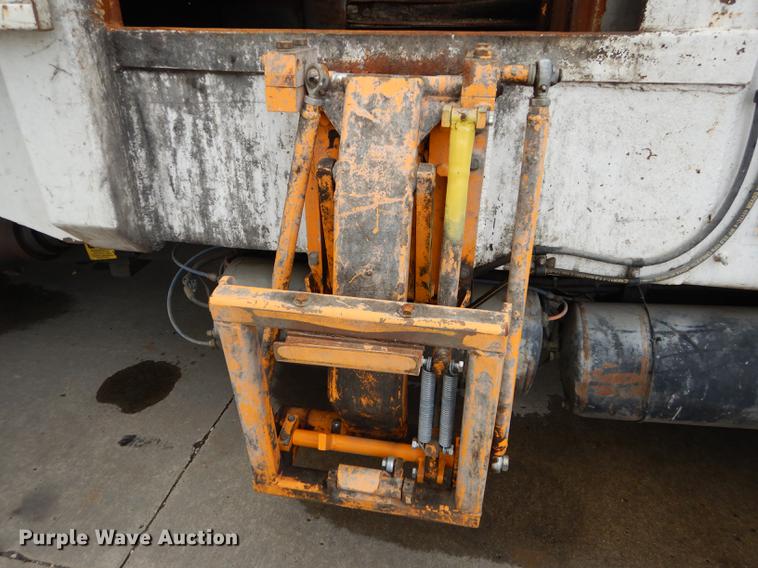 image for item DB8315 2009 International 7400 refuse truck