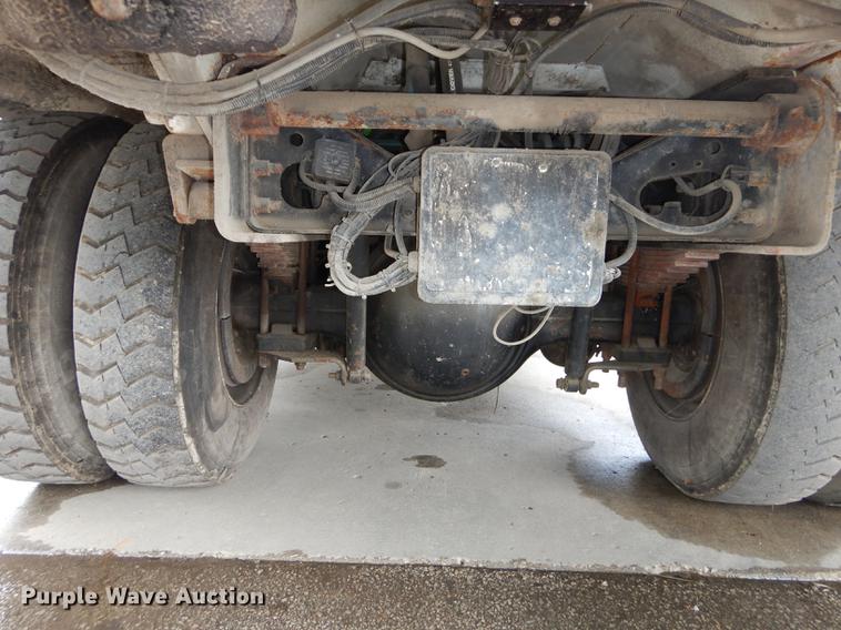 image for item DB8315 2009 International 7400 refuse truck