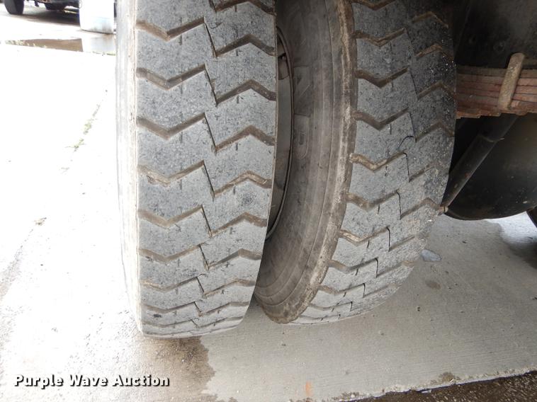 image for item DB8315 2009 International 7400 refuse truck