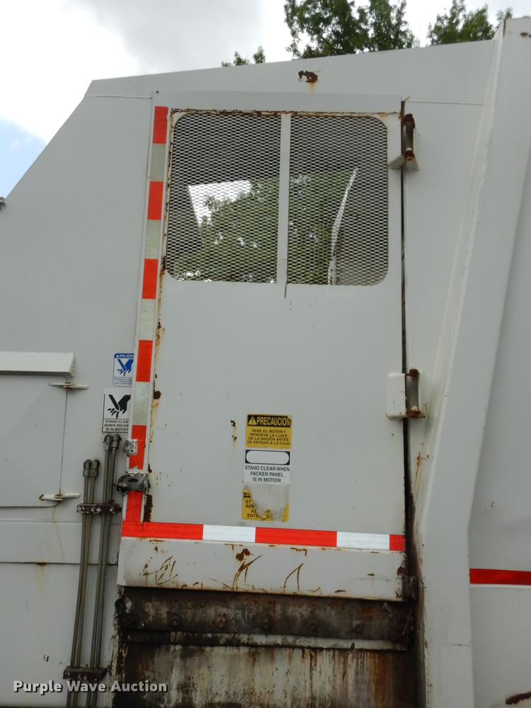 image for item DB8315 2009 International 7400 refuse truck