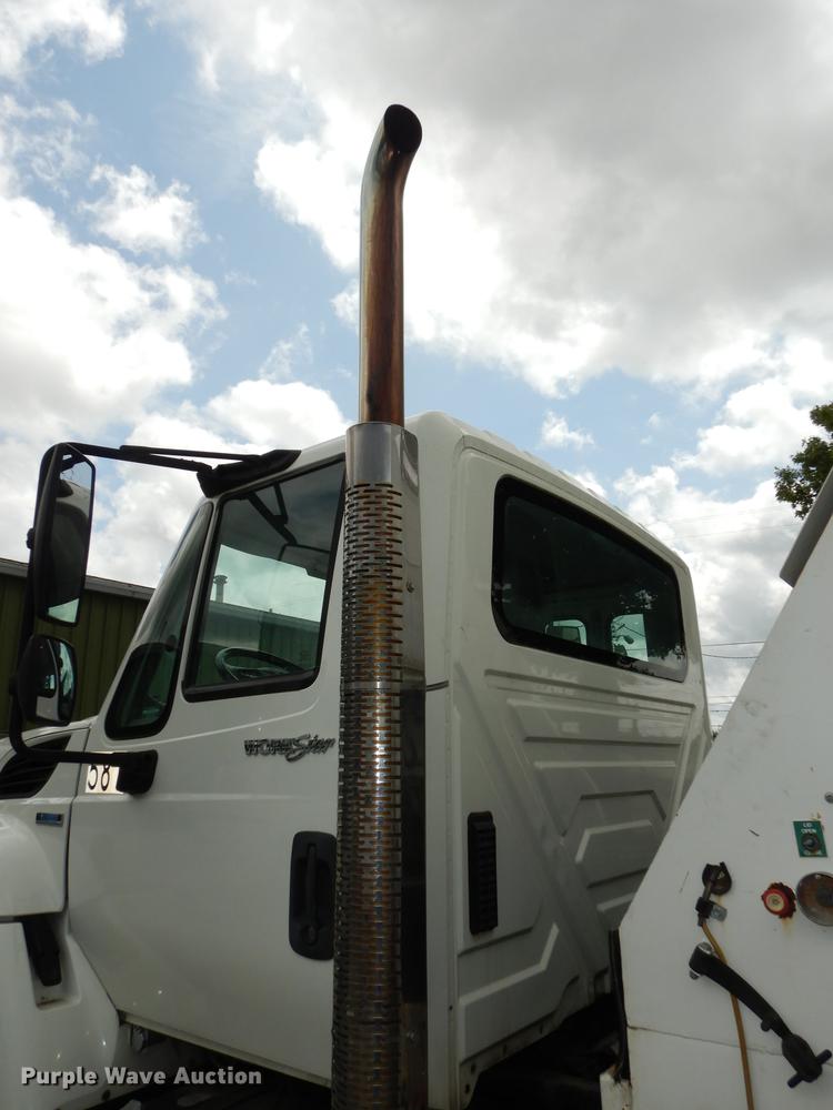image for item DB8315 2009 International 7400 refuse truck