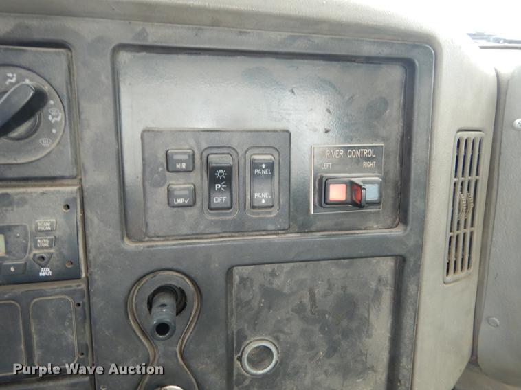 image for item DB8315 2009 International 7400 refuse truck