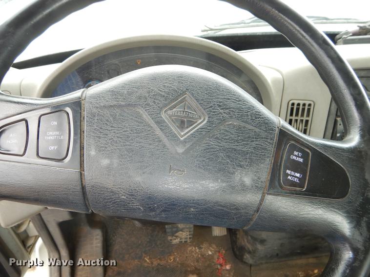 image for item DB8315 2009 International 7400 refuse truck