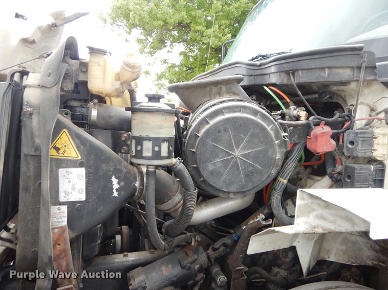 image for item DB8315 2009 International 7400 refuse truck