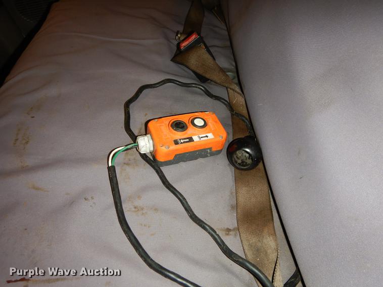 image for item DB8316 2003 Ford F350 Super Duty XL flat dump bed pickup truck