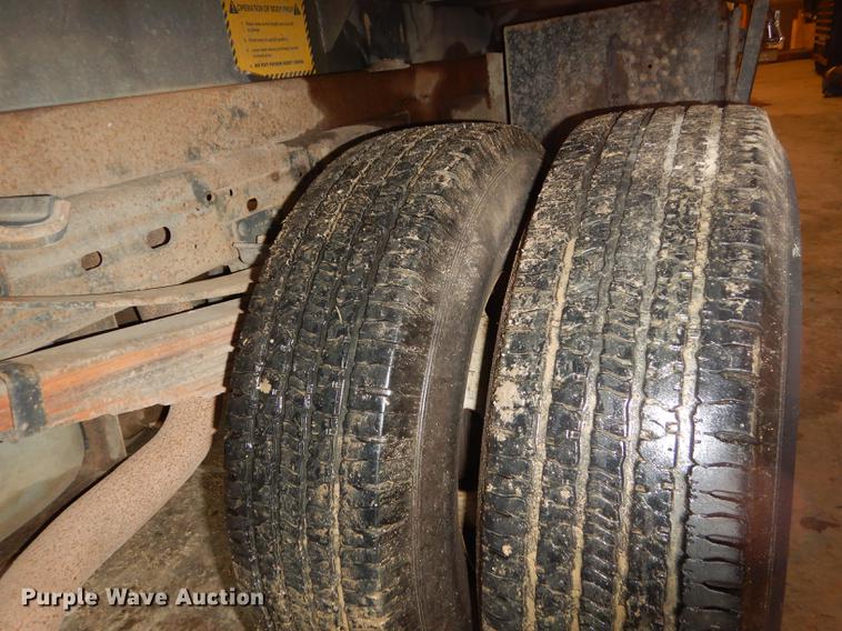 image for item DB8316 2003 Ford F350 Super Duty XL flat dump bed pickup truck