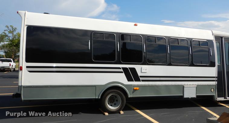 image for item DB8324 1998 Ford Econoline E450 Super Duty limousine bus