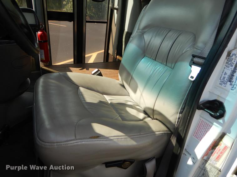 image for item DB8324 1998 Ford Econoline E450 Super Duty limousine bus