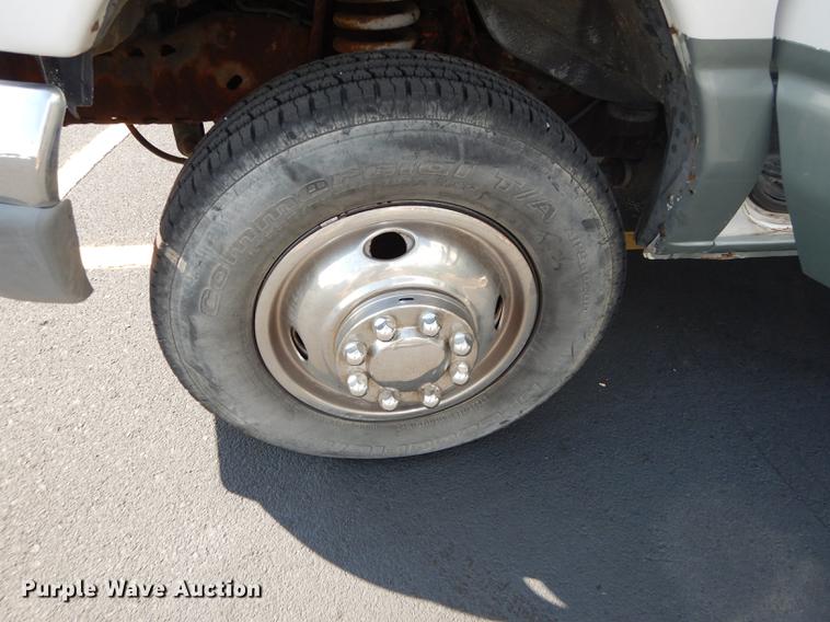 image for item DB8324 1998 Ford Econoline E450 Super Duty limousine bus