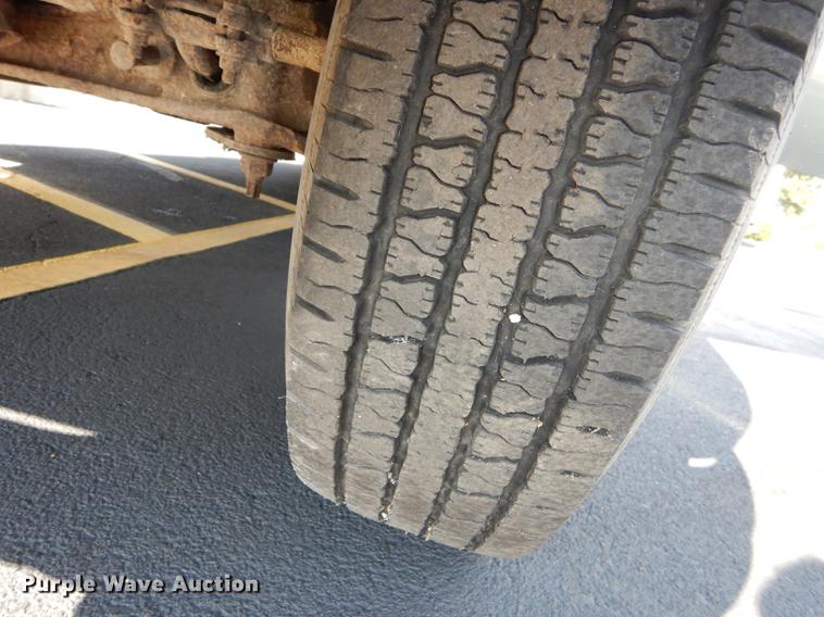 image for item DB8324 1998 Ford Econoline E450 Super Duty limousine bus