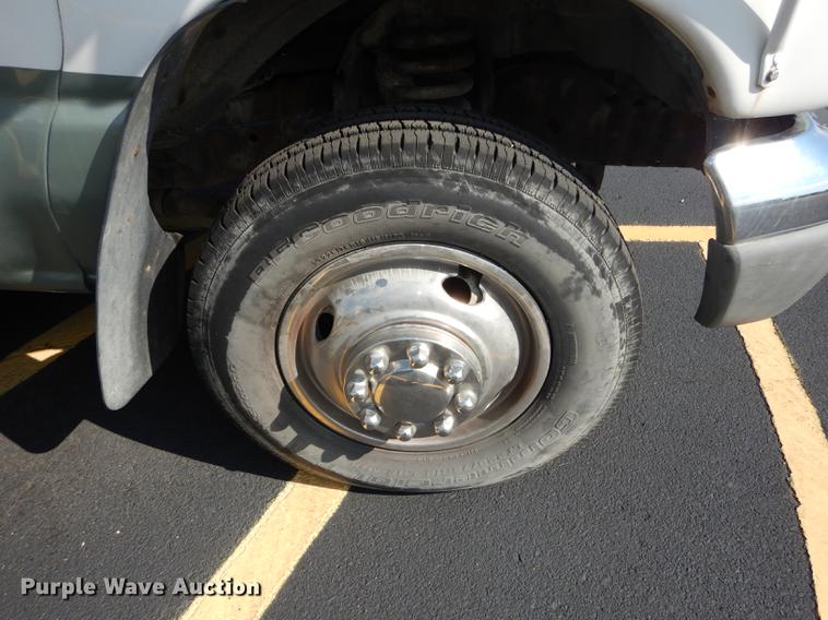 image for item DB8324 1998 Ford Econoline E450 Super Duty limousine bus