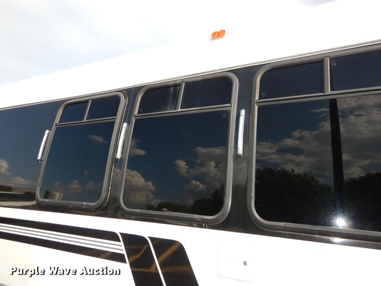 image for item DB8324 1998 Ford Econoline E450 Super Duty limousine bus