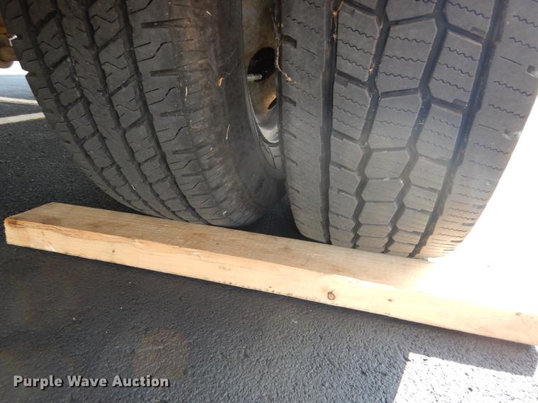 image for item DB8324 1998 Ford Econoline E450 Super Duty limousine bus