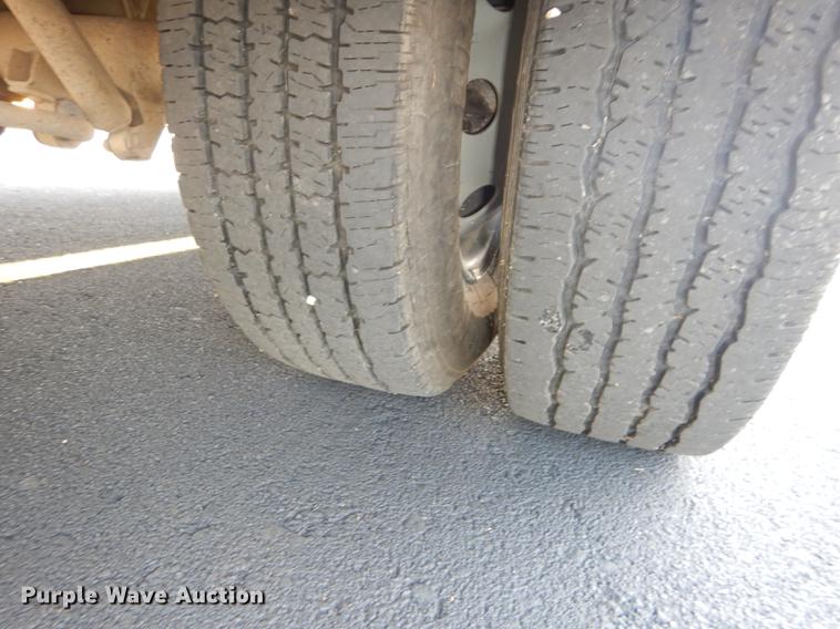 image for item DB8324 1998 Ford Econoline E450 Super Duty limousine bus