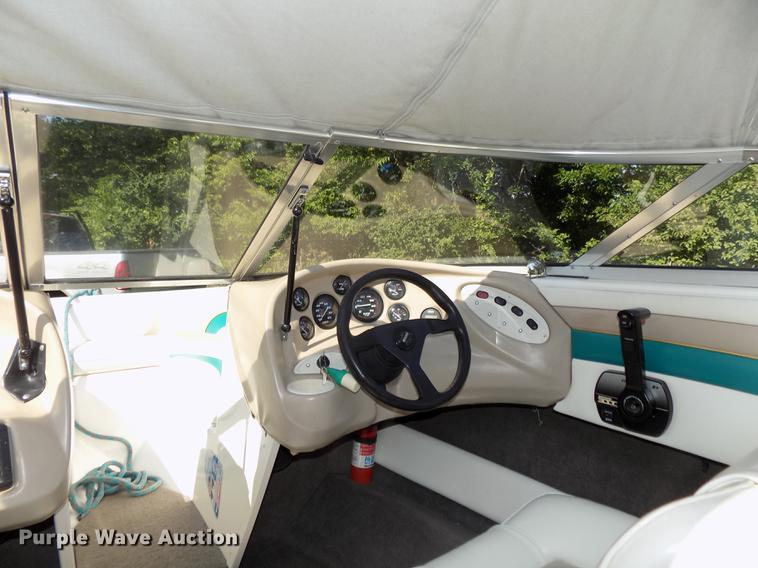 image for item DB8662 1996 Rinker Captiva 192 boat