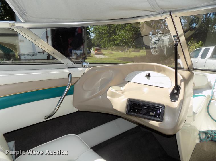 image for item DB8662 1996 Rinker Captiva 192 boat