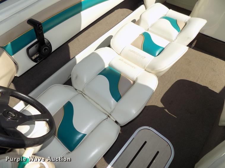 image for item DB8662 1996 Rinker Captiva 192 boat