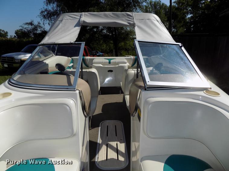 image for item DB8662 1996 Rinker Captiva 192 boat