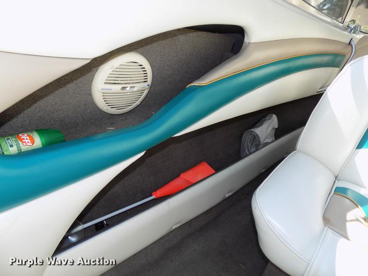 image for item DB8662 1996 Rinker Captiva 192 boat