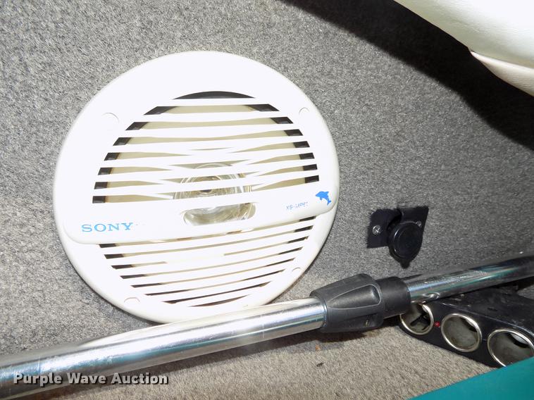 image for item DB8662 1996 Rinker Captiva 192 boat