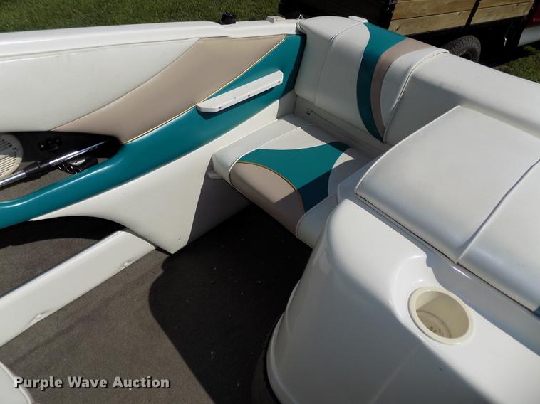 image for item DB8662 1996 Rinker Captiva 192 boat