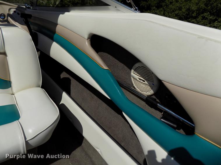 image for item DB8662 1996 Rinker Captiva 192 boat