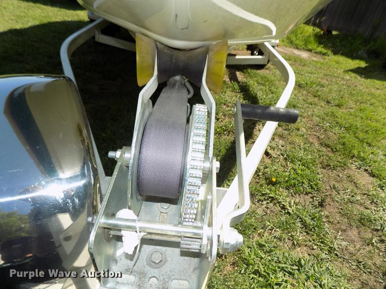 image for item DB8662 1996 Rinker Captiva 192 boat