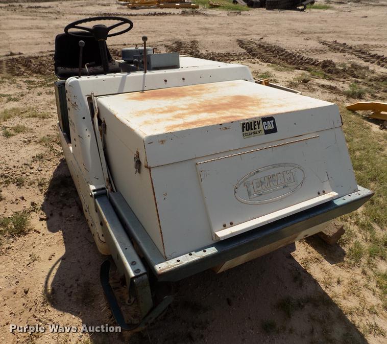 image for item DB9148 Tennant 240 sweeper