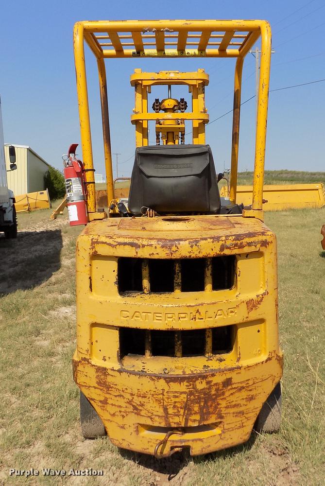 image for item DB9149 Caterpillar T40B forklift