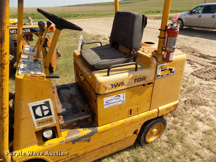 image for item DB9149 Caterpillar T40B forklift