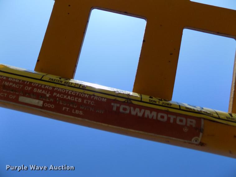 image for item DB9149 Caterpillar T40B forklift