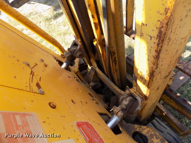 image for item DB9149 Caterpillar T40B forklift