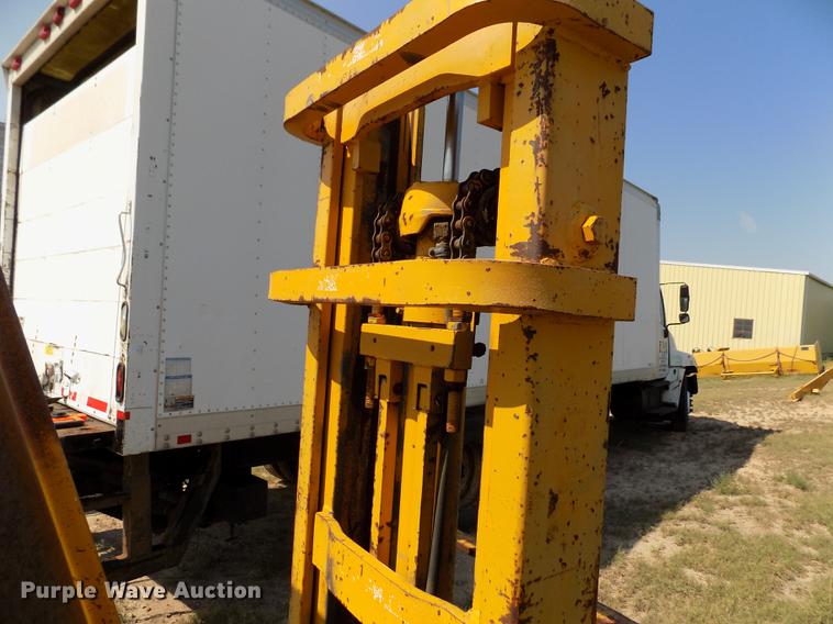 image for item DB9149 Caterpillar T40B forklift