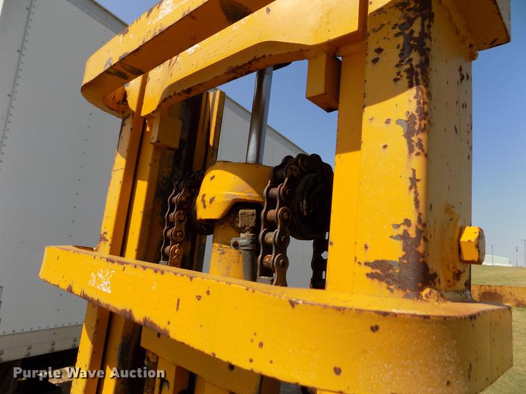 image for item DB9149 Caterpillar T40B forklift