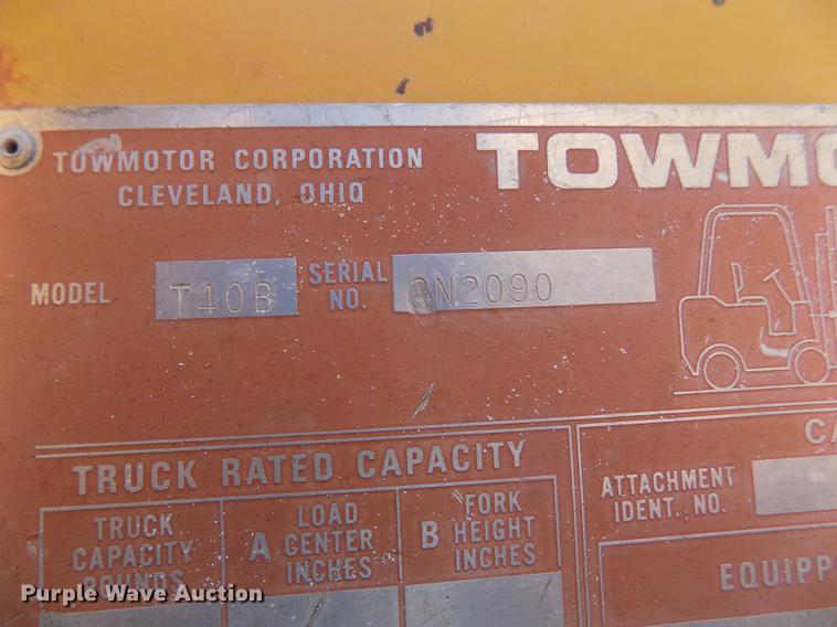 image for item DB9149 Caterpillar T40B forklift