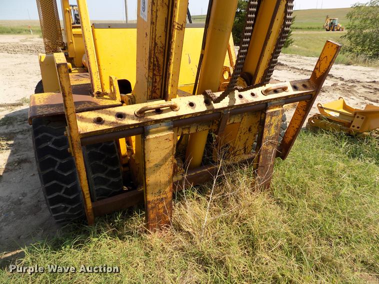 image for item DB9150 Caterpillar V120 forklift