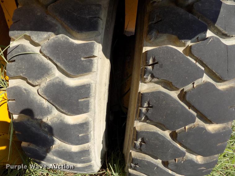 image for item DB9150 Caterpillar V120 forklift