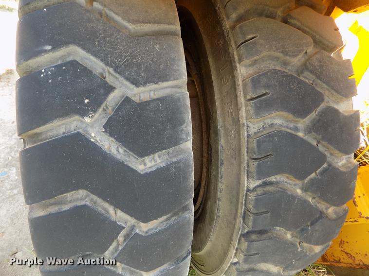 image for item DB9150 Caterpillar V120 forklift